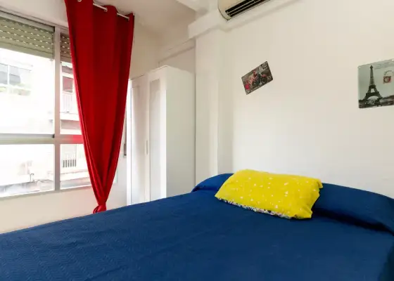 Alquiler de habitaciones en piso de 6 habitaciones en Granada