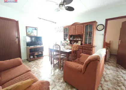Amplia Casa en Alcázar de San Juan con Piscina y Oportunidades de Inversión en Alcázar de San Juan