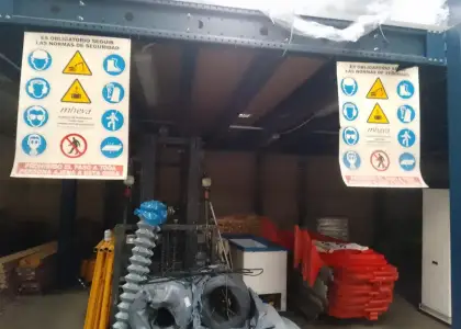Amplia Nave Industrial en Polígono La Nava. en Puertollano