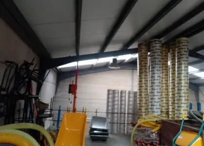 Amplia Nave Industrial en Polígono La Nava. en Puertollano