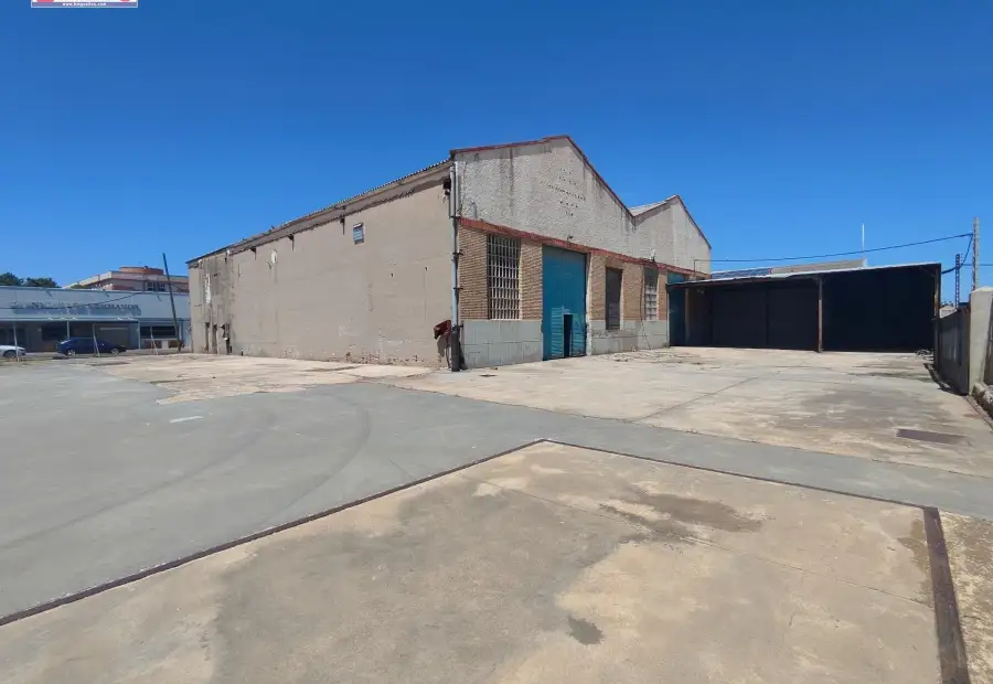 Amplia Nave Industrial sobre parcela de 2.500 metros en Alquiler en Alcázar de San Juan - €2000 en Alcázar de San Juan