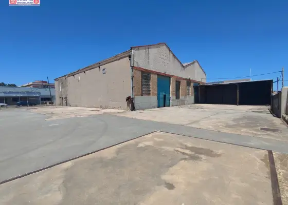 Amplia Nave Industrial sobre parcela de 2.500 metros en Alquiler en Alcázar de San Juan - €2000