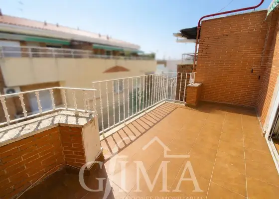 Ático céntrico con terraza, garaje y ascensor en Tomelloso