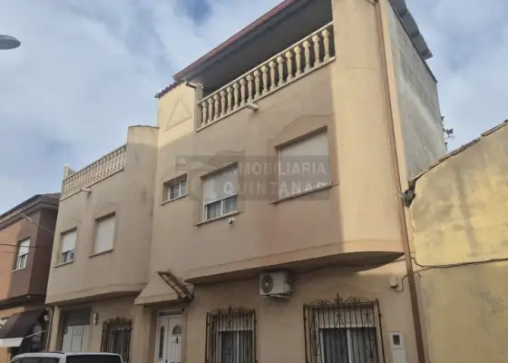 Casa 4 habitaciónes, Duplex En buen estado Quintanar de la Orden