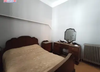 Casa a reformar con salida a dos calles, con patio y garaje en Alcázar de San Juan