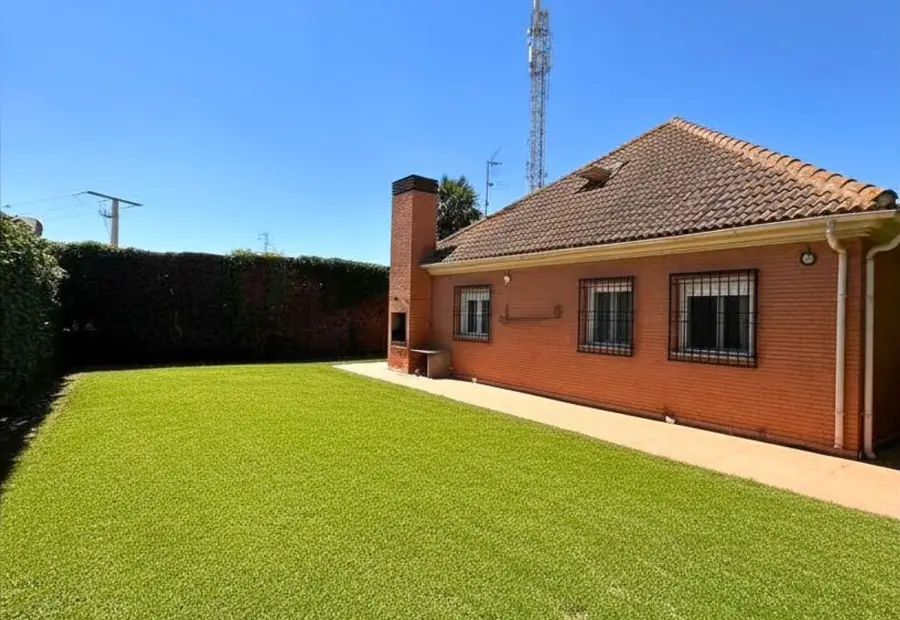 Casa/Chalet adosado En Venta Calle Arroyo Valdespino, Alcazar de San Juan en Alcázar de San Juan