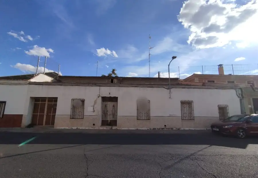 Casa/Chalet adosado En Venta Calle Pedro González, Tomelloso en Tomelloso