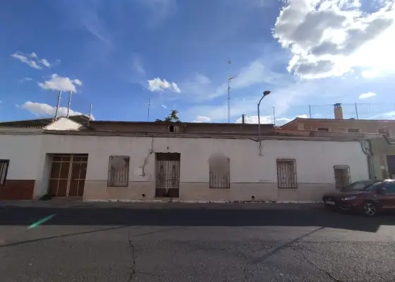 Casa/Chalet adosado En Venta Calle Pedro González, Tomelloso