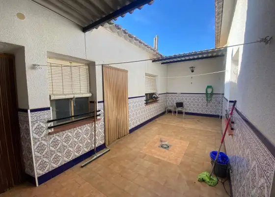 Casa/Chalet pareado En Venta Calle Acuña, Tomelloso