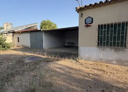 Casa en venta en Alameda De Cervera, de 900 m2 con 2 dormitorios y baño por 140.000 €, Ref. 0333 en Alameda de Cervera