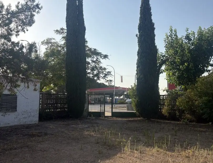 Casa en venta en Alameda De Cervera, de 900 m2 con 2 dormitorios y baño por 140.000 €, Ref. 0333 en Alameda de Cervera