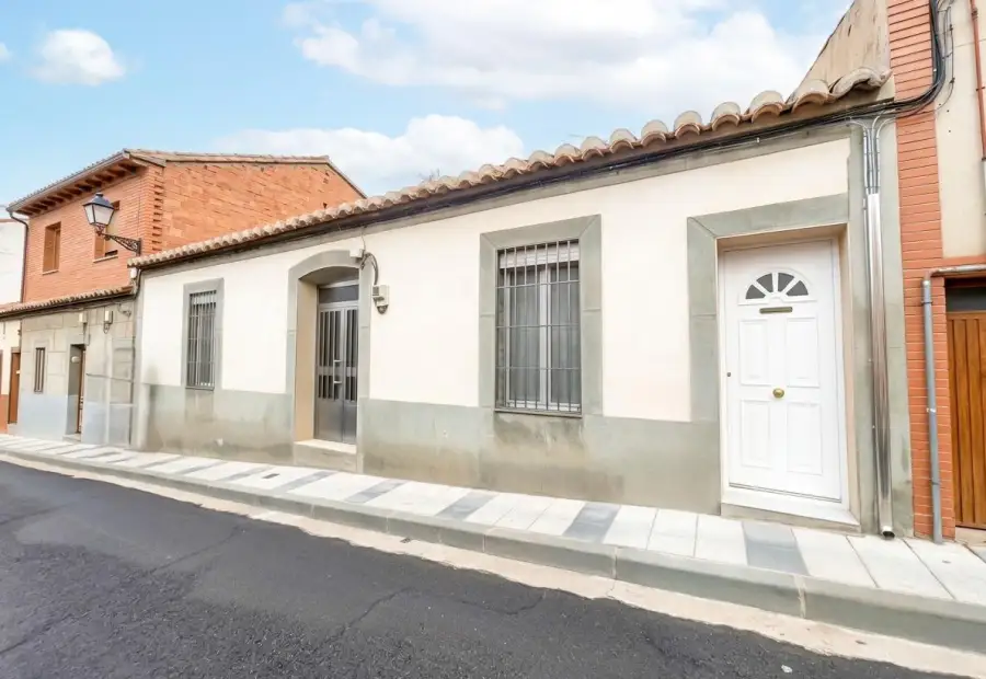 Casa en venta en calle Ave Maria en Puertollano