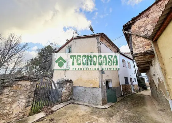 Casa en venta en Huérguina - Huérguina, 18.000 €, 118 m2, ref. 655461