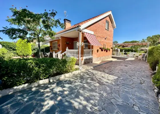 Casa en venta en Pioz - Pioz, 287.000 €, 118 m2, ref. 665559