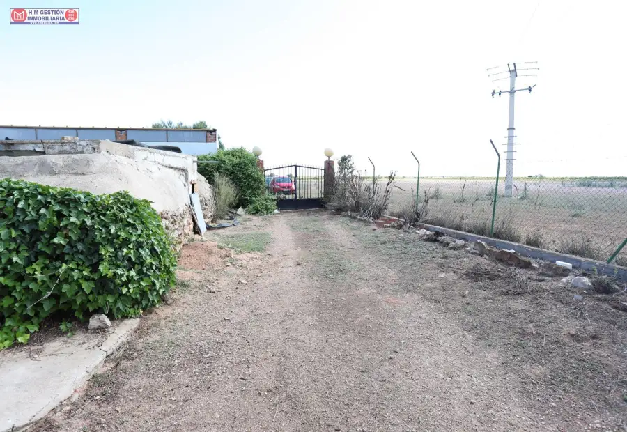 Chalet a la venta junto a alameda de cervera en Alcázar de San Juan