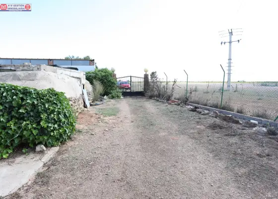 Chalet a la venta junto a alameda de cervera en Alcázar de San Juan