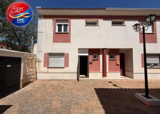 Chalet en venta en Tomelloso, Calle San Antonio, de 143 m2 con 3 dormitorios, baño, aseo y trastero por 59.014 €, Ref. 0442