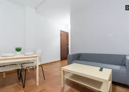 Encantadora habitación en un apartamento de 7 habitaciones, Ciutat Vella en Valencia
