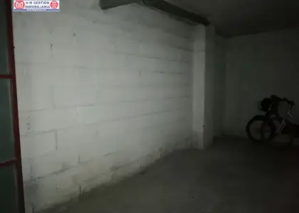 Garage cerrado cercano al centro con puerta automatica en Alcázar de San Juan
