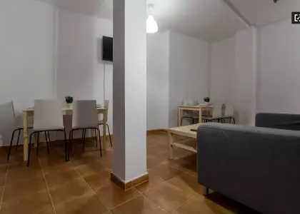 Habitación exterior en apartamento de 7 dormitorios, Ciutat Vella en Valencia