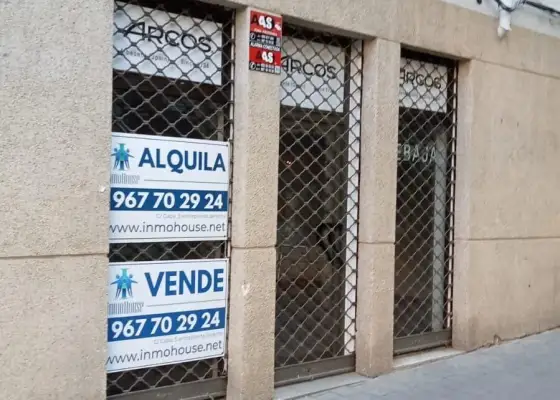 Inmohouse vende o alquila local comercial en Plaza de la Constitucion Zona Carretas en Albacete