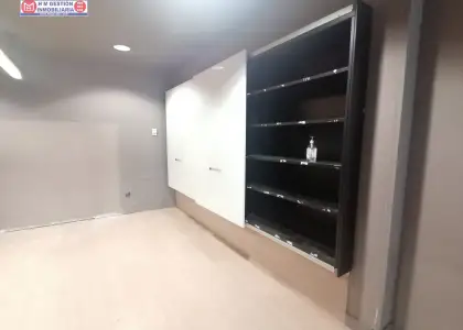 Local comercial en pleno centro de Herencia con baños adaptados,y escaparate de 6,10 metros en Herencia