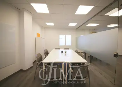 Local en alquiler en pleno centro con 150m2 útiles en Tomelloso