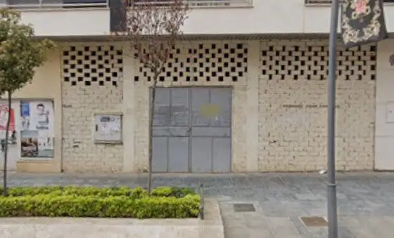 Local en Valdepeñas, Seis de Junio