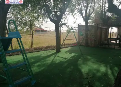 Negocio de hostelería con vivienda y licencia en uso complejo lagunar en Villafranca de los Caballeros