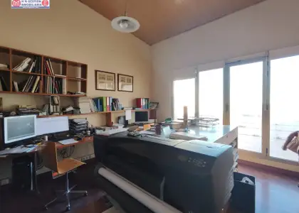 Oficina habitable con un despacho, baño, cocina/alamcen, ampliable a dos dormitorios, amueblado en Alcázar de San Juan