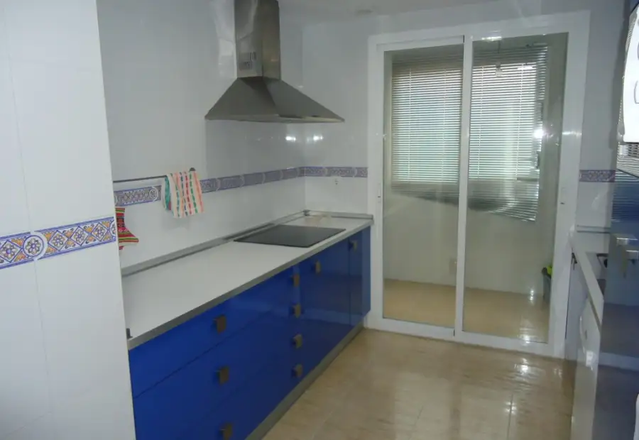 Piso de 3 dormitorios. Seminuevo. Semiamueblado. en Manzanares