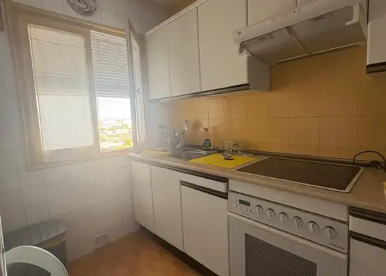 Piso en venta en Alcanzar De San Juan, de 73 m2 con 3 dormitorios, baño y balcón por 77.000 €, Ref. 0337