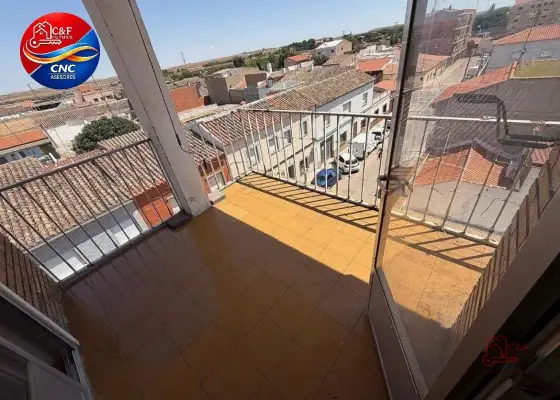 Piso en venta en Alcázar De San Juan, Alcázar De San Juan, de 98 m2 con 3 dormitorios y baño por 69.500 €, Ref. 0447