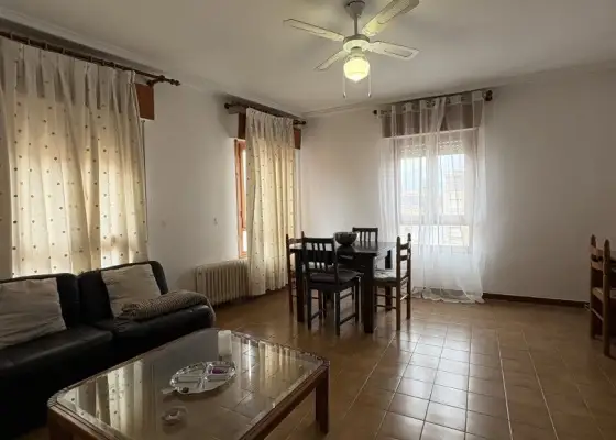 Piso en venta en Alcázar De San Juan, de 140 m2 con 4 dormitorios, 2 baños y terraza por 130.000 €, Ref. 0267