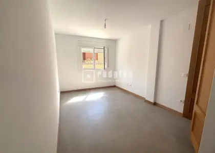Piso en venta en Calle Picasso, Sur, Calera y Chozas, Toledo en Calera y Chozas