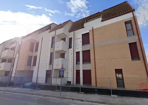 Piso en venta en Herencia, de 80 m2 con 3 dormitorios, 2 baños, plaza de garaje, trastero y terraza, Ref. 0282