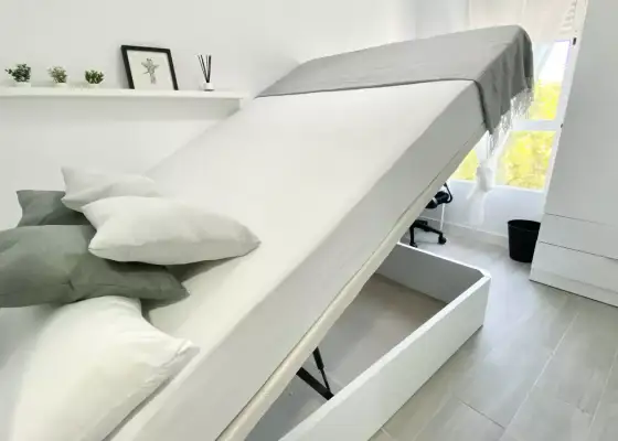 Se alquila habitación en apartamento de 4 dormitorios en Getafe, Madrid