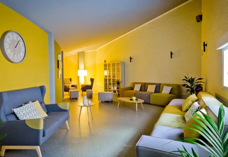 Se alquila habitación en piso compartido de 1 habitación en Ensanche-Zabalgunea, solo estudiantes. en Pamplona