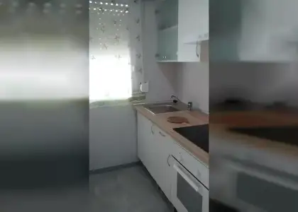 Se alquila habitación en piso compartido de 3 habitaciones en Murcia. en Murcia