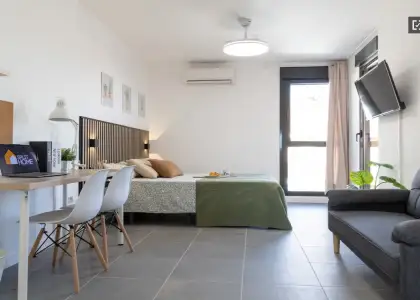 Se alquila habitación en piso compartido de 4 habitaciones en Yuncos, todos los gastos incluidos. en Toledo