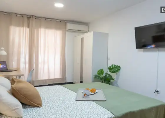 Se alquila habitación en piso compartido de 4 habitaciones en Yuncos, todos los gastos incluidos. en Toledo