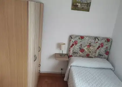 Se alquila habitación en piso de 3 habitaciones en San Roque, Santander en Santander