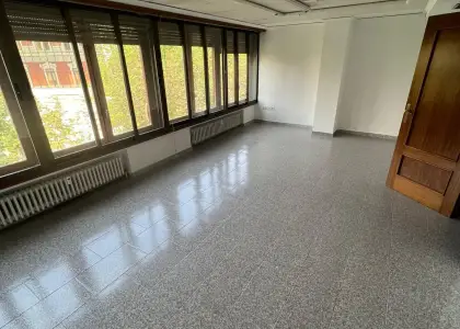 Se alquila oficina entreplanta ( Paseo Libertad -altozano) en Albacete