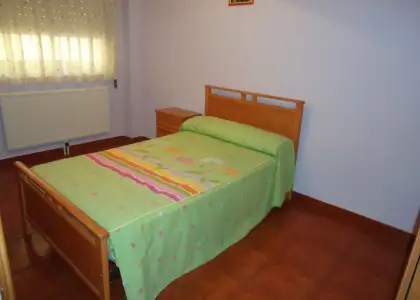Se alquila piso de 3 dormitorios en buen estado en n.Manzanares en Manzanares