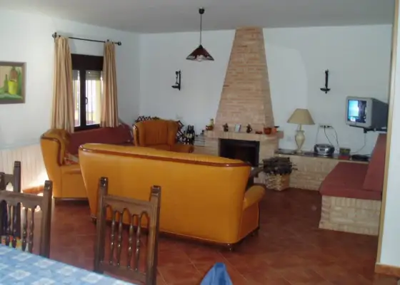 se vende casa chalet /TIERRA REGADIO// en Manzanares