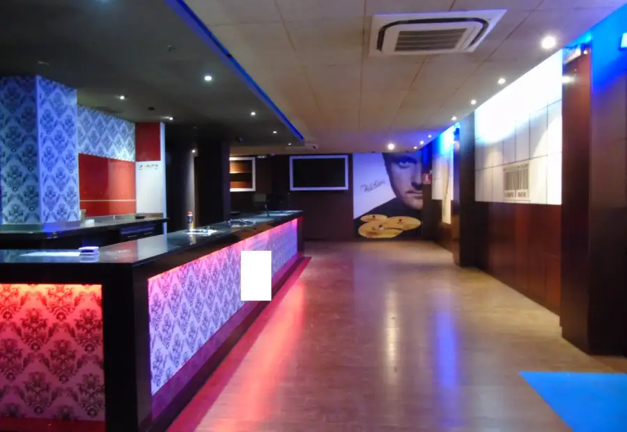 SE VENDE LOCAL COMERCIAL ALQUILADO DE 160 m/2 CENTRO DE ALCAZAR DE SAN JUAN en Alcázar de San Juan
