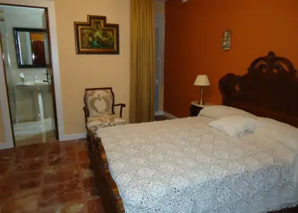 Se vende piso de cuatro dormitorios centrico y luminoso en Manzanares