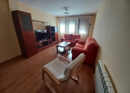 Se vende piso en rentabilidad de tres dormitorios, dos baños garaje y trastero junto a Avda de la Constitución en Alcázar de San Juan