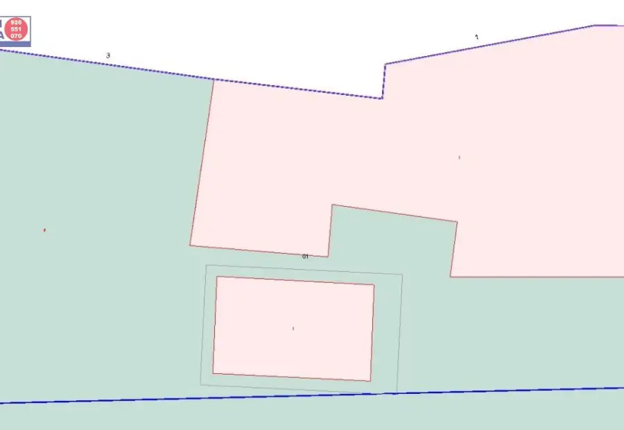 SE VENDE SOLAR DE 705 m2 EN ESQUINA CON 60 M2 DE FACHADA. en Herencia