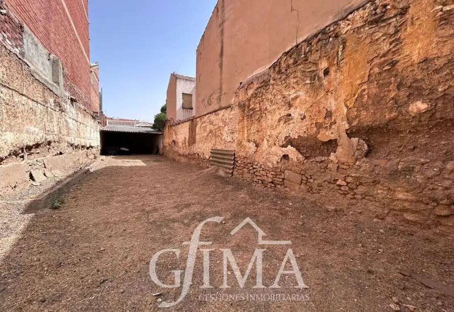 Solar urbano en venta a pocos metros de la calle Don Víctor Peñasco en Tomelloso